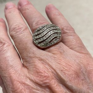 EDWIN PEARL SWAROVSKI CRYSTALS OVAL SHAPED WAVE RHODIUM FINISHED RING SIZE…